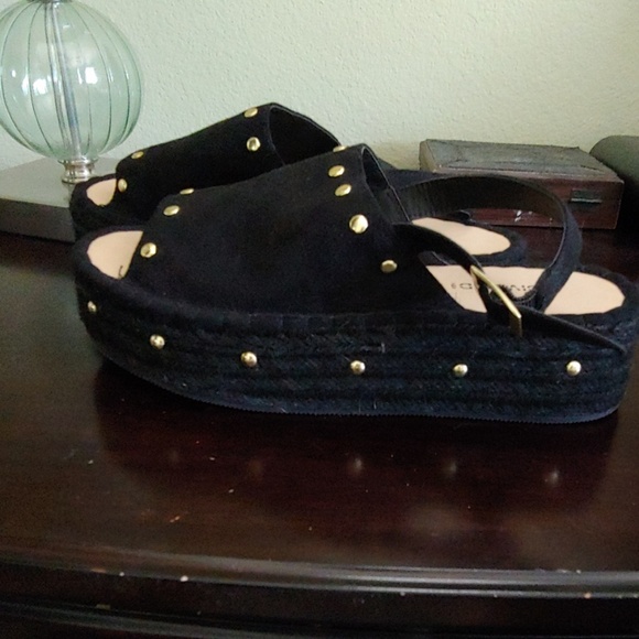 Shoes - Picture 2 of 3